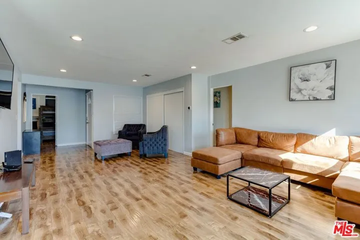 7858 Jamieson Avenue, Reseda, California 91335 — photo 5