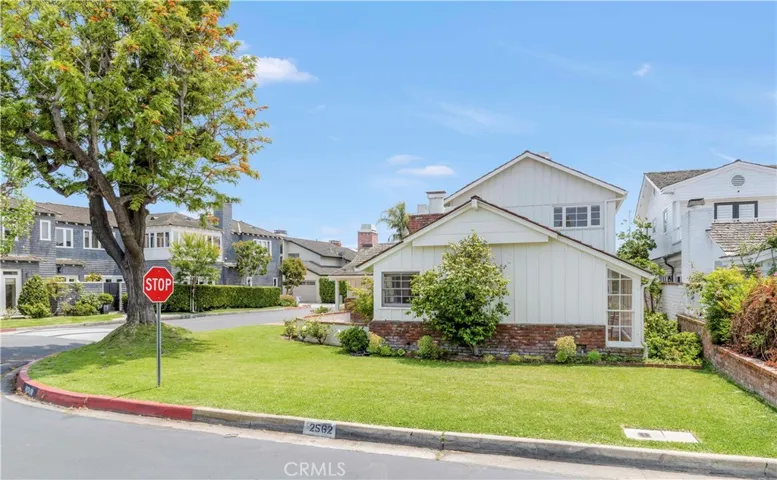 2562 Vista Drive, Newport Beach, California 92663 — photo 5