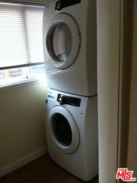 Front Home Laundry - image bef Front Home Laundry - image bef