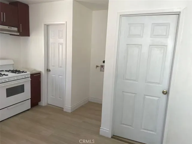 672 115th, Los Angeles, California 90059 — photo 4