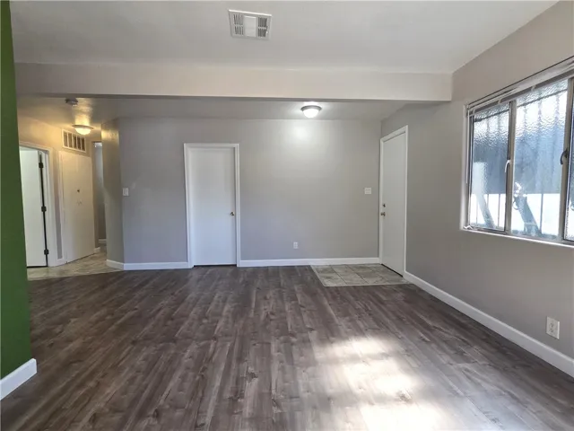 5448 Pomona, Los Angeles, California 90022 — photo 4