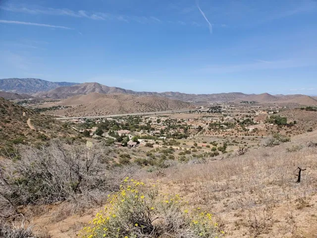 The view of the mountains and the Freeway