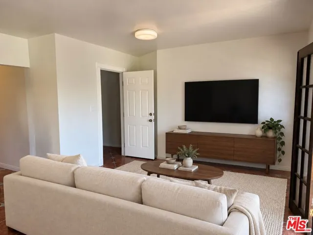 2646 Kenwood Ave 4, Los Angeles, California 90007 — photo 5
