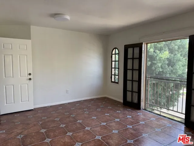 2646 Kenwood Ave 4, Los Angeles, California 90007 — photo 4