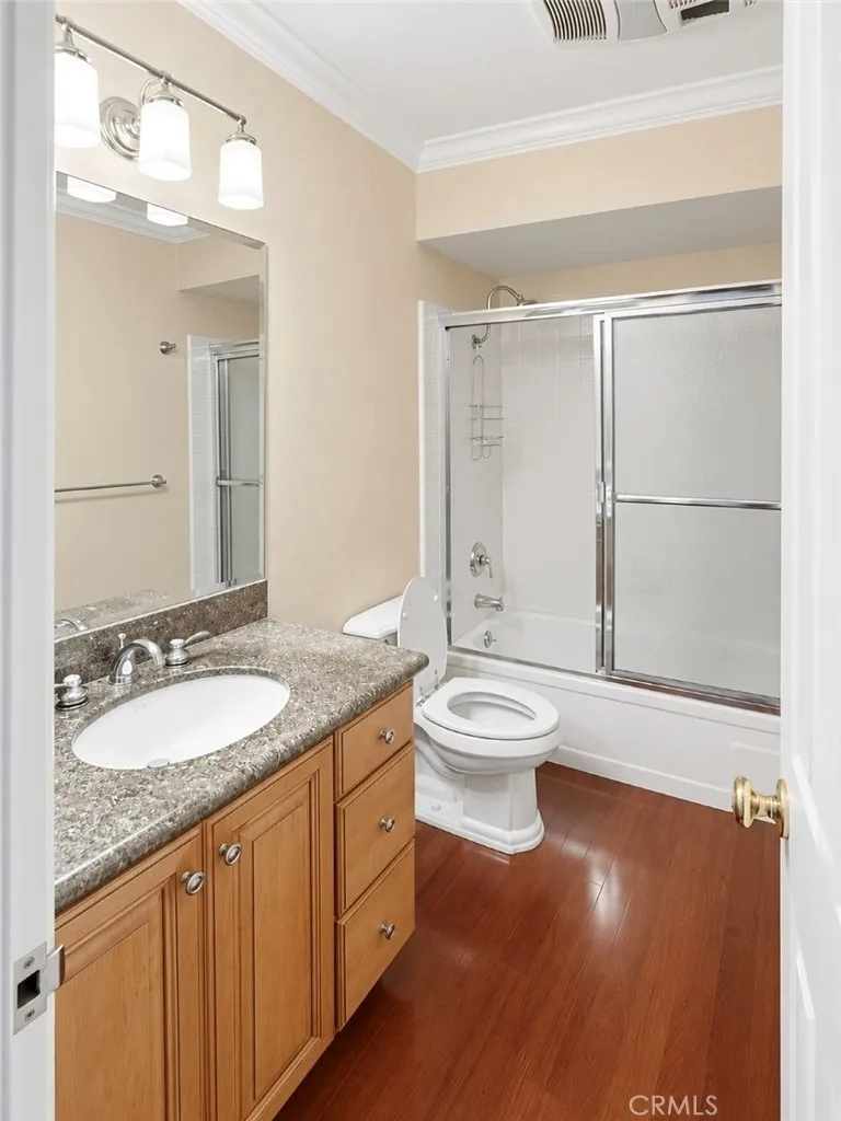2nd bathroom