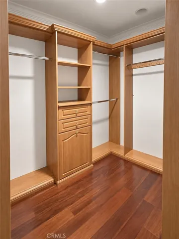 Walk in closet