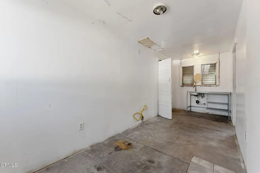79 W Villa St-29
