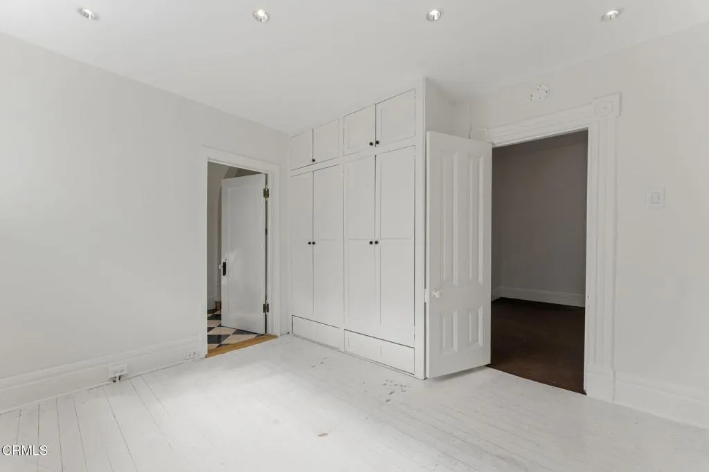 79 W Villa St-15