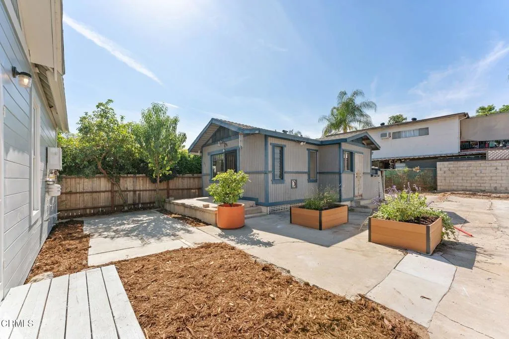 79 W Villa St-21