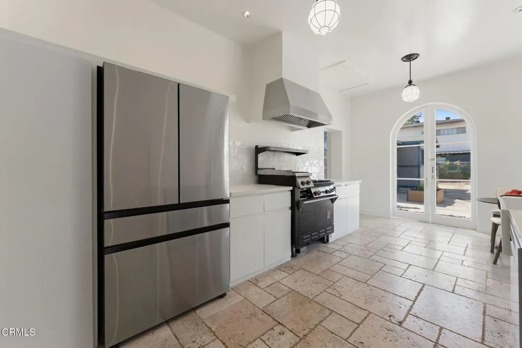 79 W Villa St-11