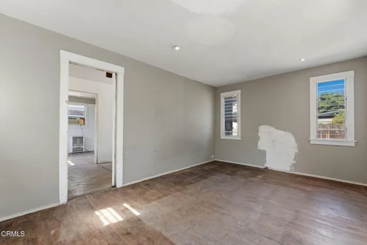 79 W Villa St-27