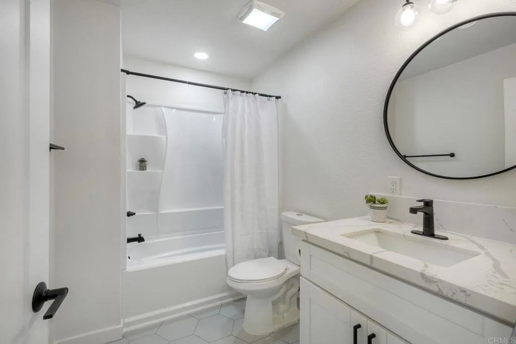 Hallway Full Bathroom Hallway Full Bathroom