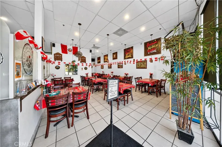 10660 Sierra Avenue F, Fontana, California 92337 — photo 4