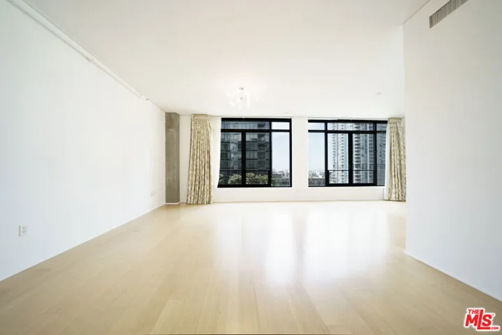 1111 S Grand Avenue 819, Los Angeles, California 90015 — photo 4