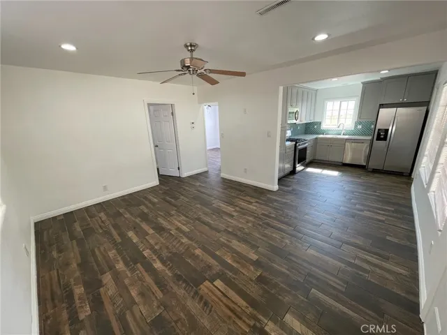 13210 Raven, Sylmar, California 91342 — photo 4