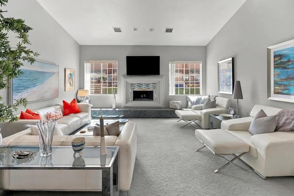 17-Livingroom
