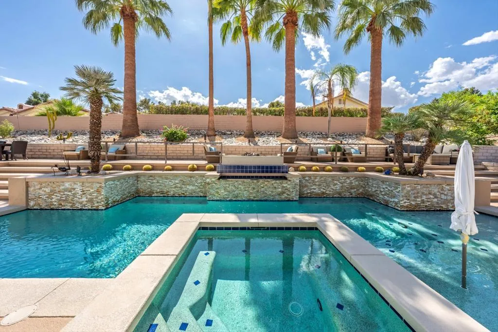 16-8 Person Spa