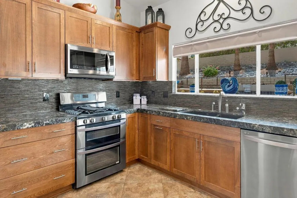 24-Kitchen