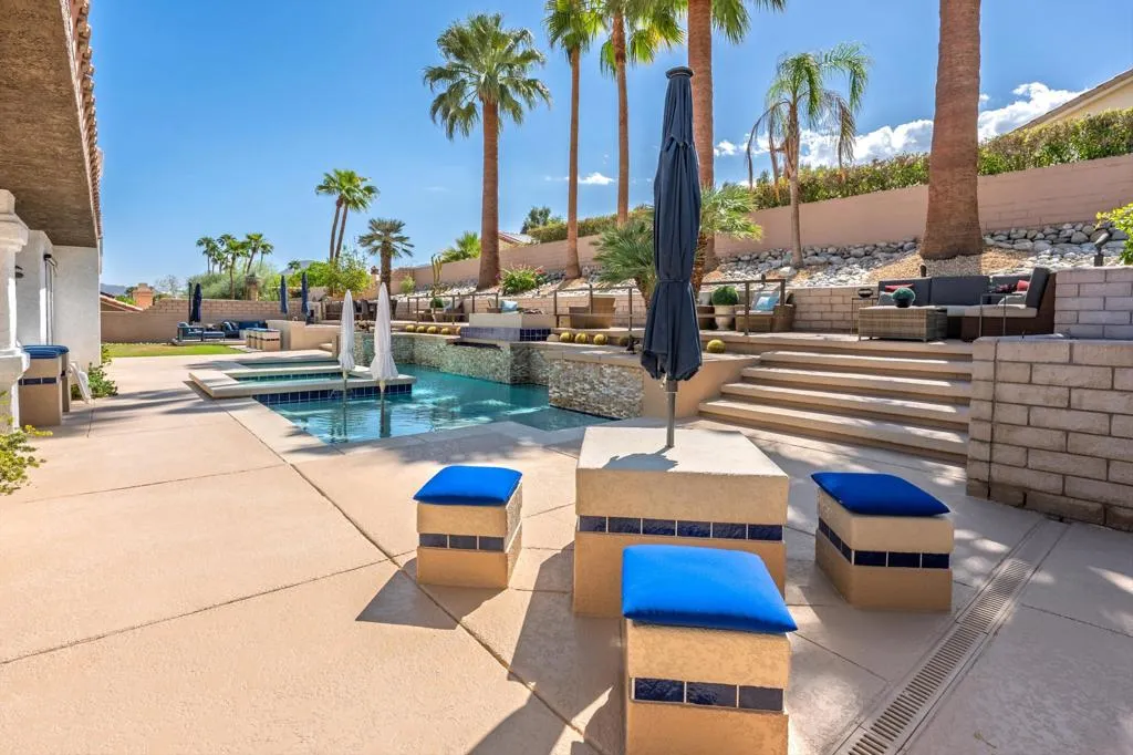 05-Pool View with waterfall