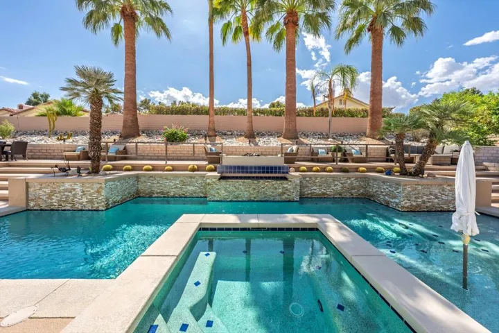 16-8 Person Spa