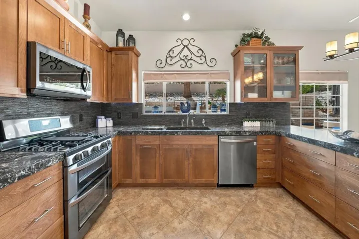 21-Kitchen