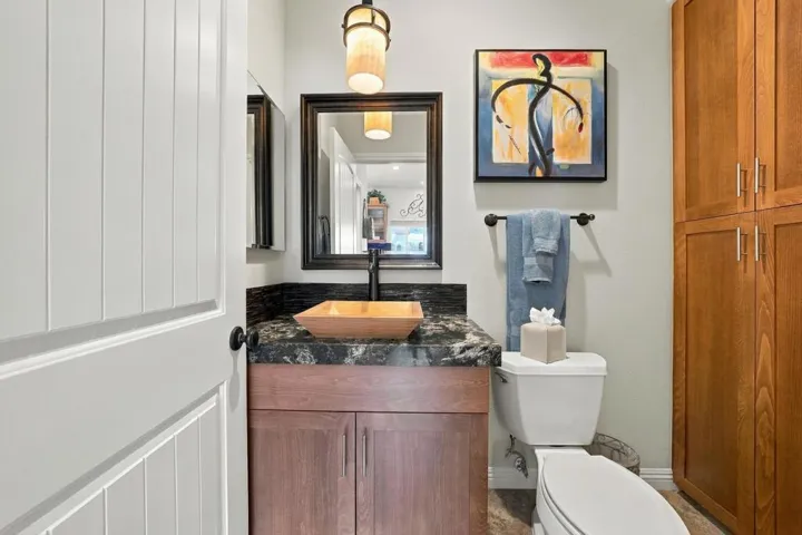 31-Powder Room