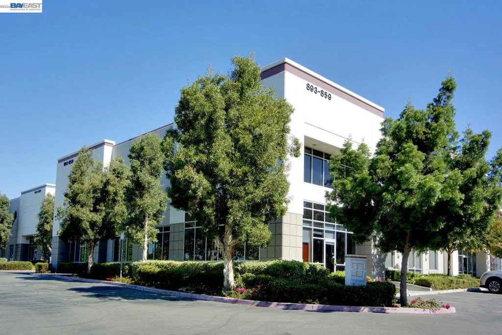 889 Corporate Way