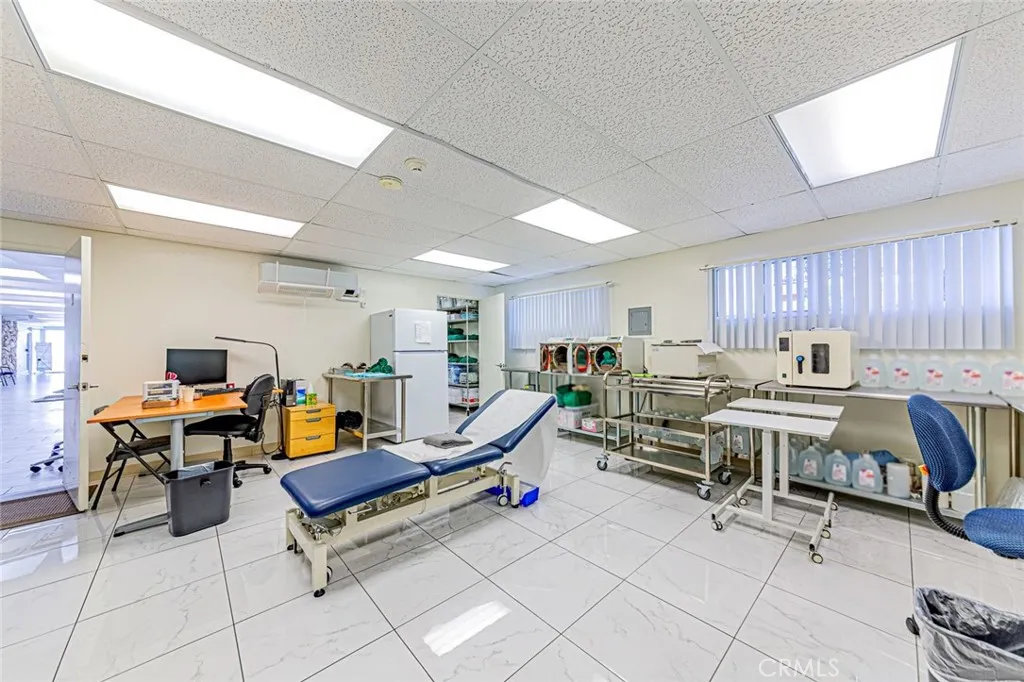 Procedure room with ductless A/C Procedure room with ductless A/C