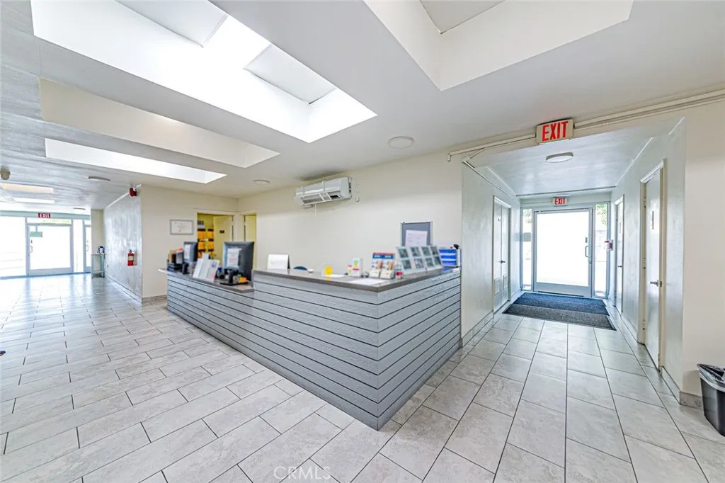 Reception and main entrance Reception and main entrance