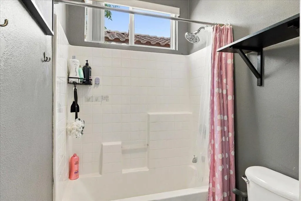 27-Bathroom 27-Bathroom