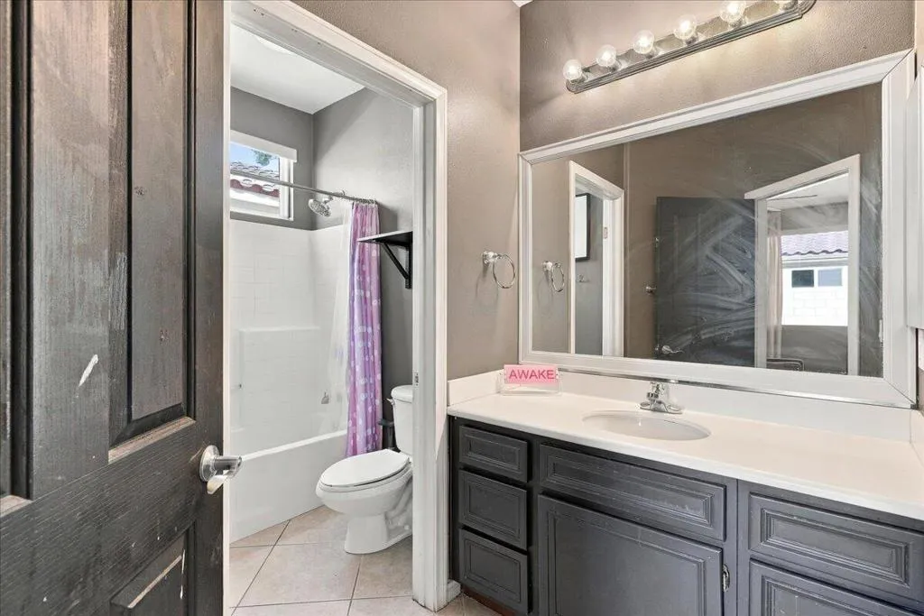 26-Bathroom 26-Bathroom