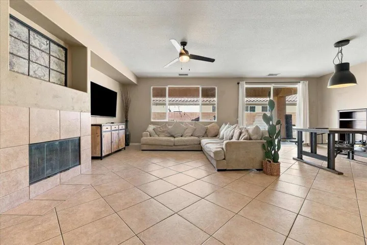 09-Living Room