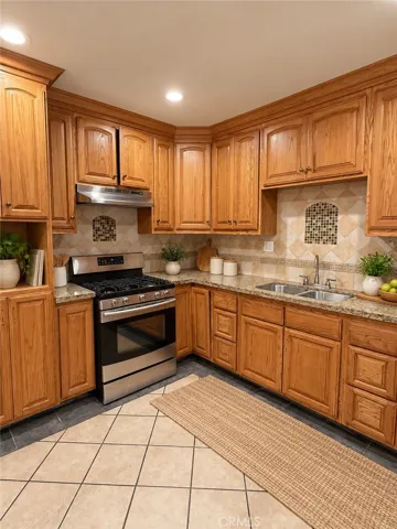 7881 Claybeck Avenue, Sun Valley, California 91352 — photo 5