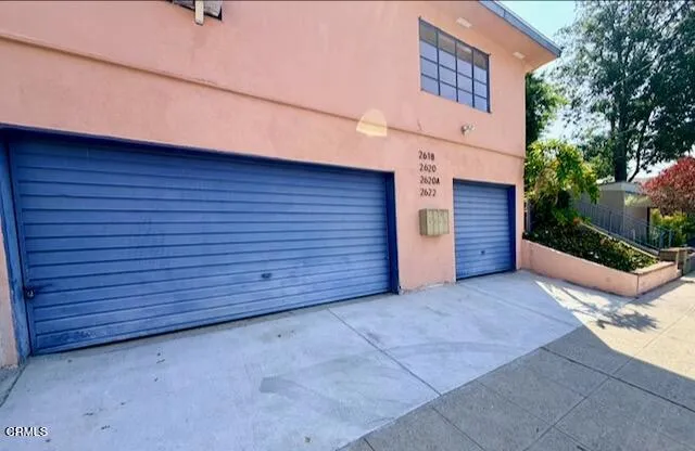 Garages (Front) Garages (Front)