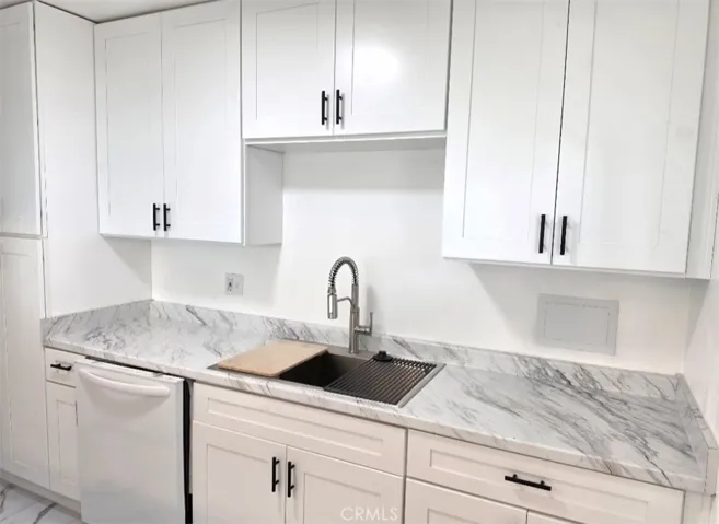 2904 Peppertree Lane, Costa Mesa, California 92626 — photo 5