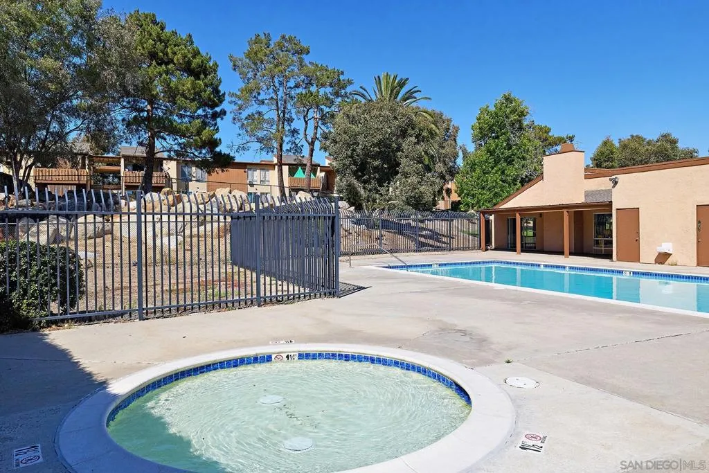 Swimming Pool/Hot Tub/Sauna