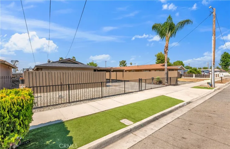 470 W Kimball, Hemet, California 92543 — photo 4