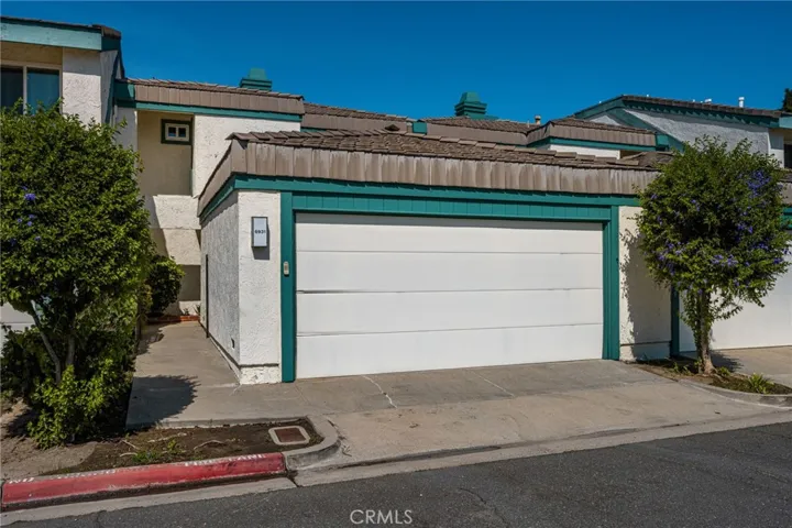 Oversized 2 Car garage