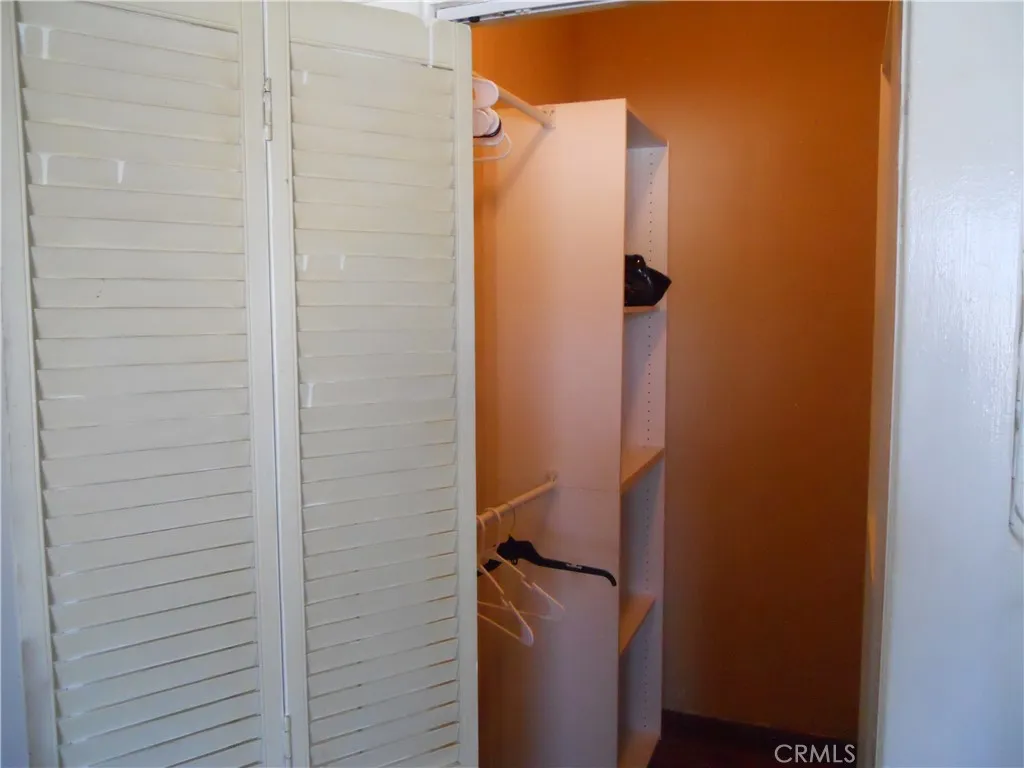 CLOSET FIRST ROOM