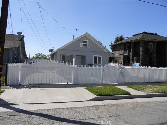 FRONT OF THE HOUSE