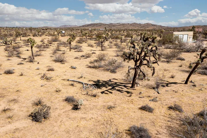 138 La Brisa Road, Yucca Valley, California 92284 — photo 4