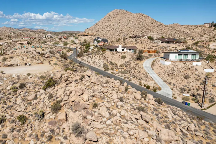 204 Bandera Road, Yucca Valley, California 92284 — photo 4