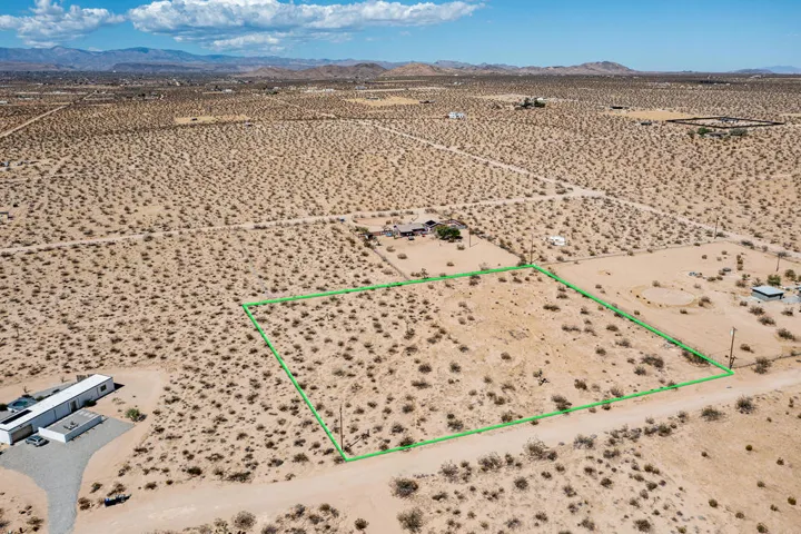 306 Stonehill Avenue, Joshua Tree, California 92252 — photo 5