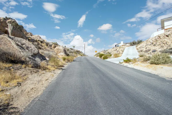 205 Bandera Road, Yucca Valley, California 92284 — photo 4