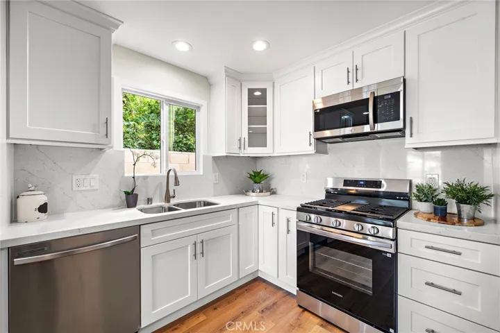 Gorgeous kitchen with new custom cabinets and all new appliances