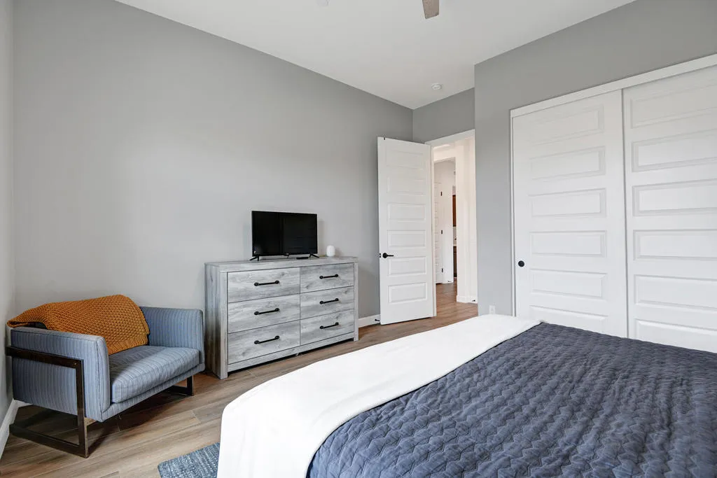 GUEST BEDROOM REVERSE.jpg mls