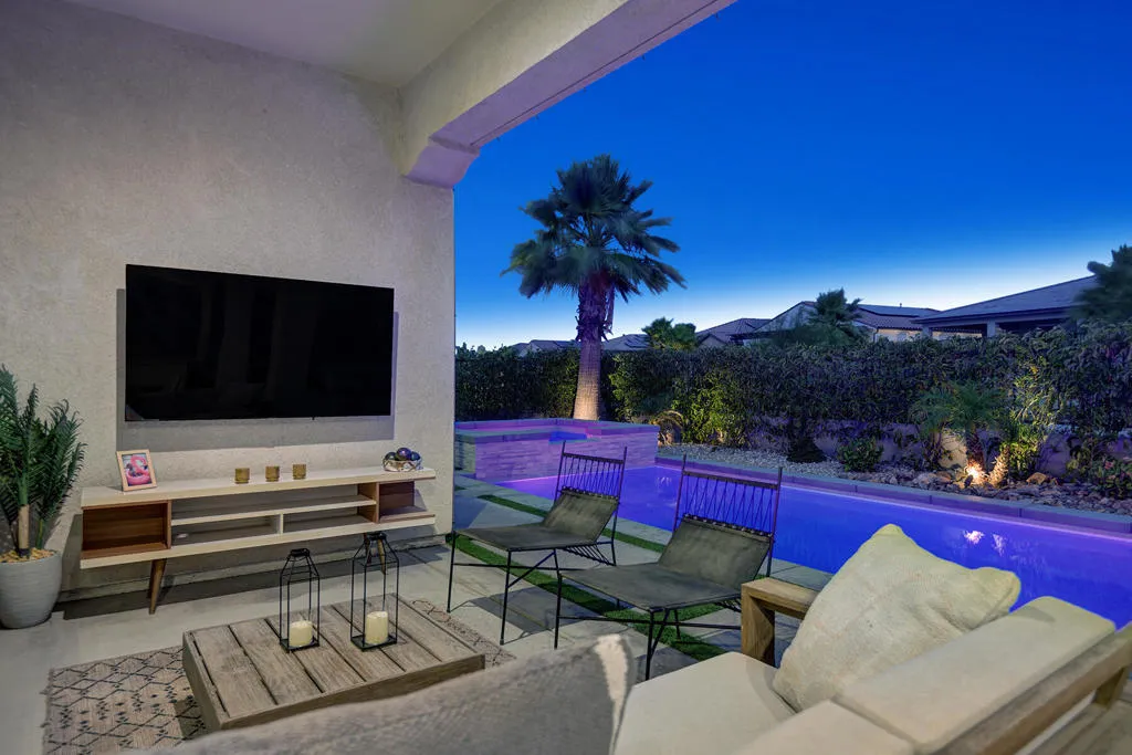 NIGHT COVERED PATIO.jpg mls