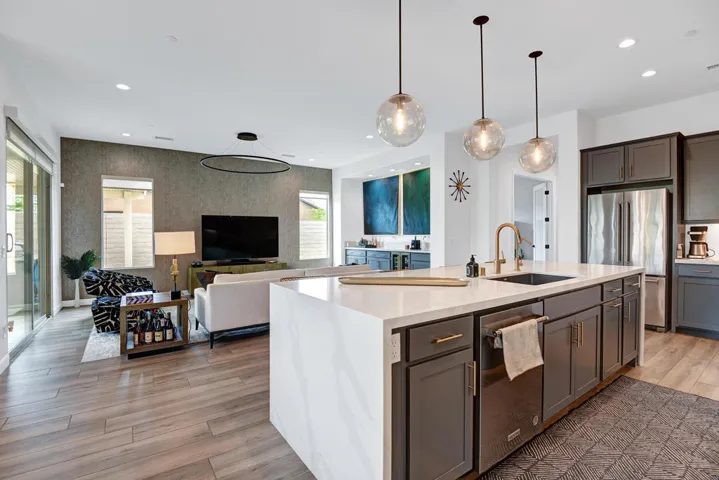 KITCHEN CONTINUED.jpg mls