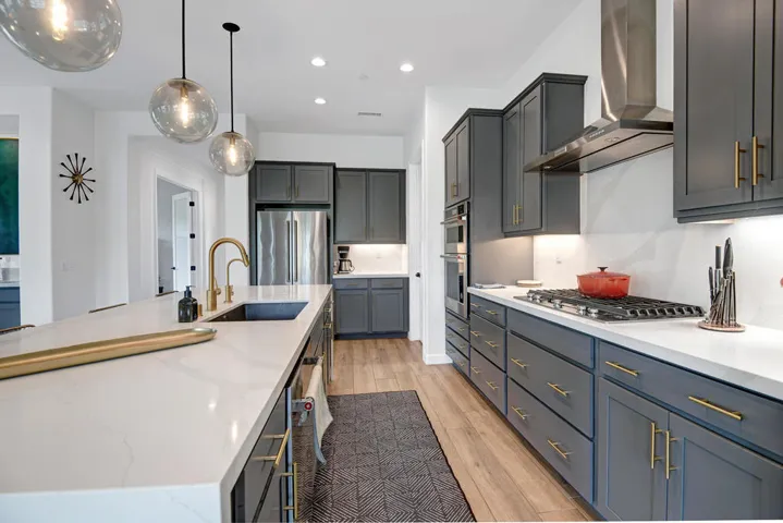 KITCHEN TIGHT.jpg mls