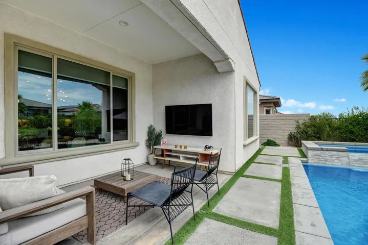COVERED PATIO.jpg mls